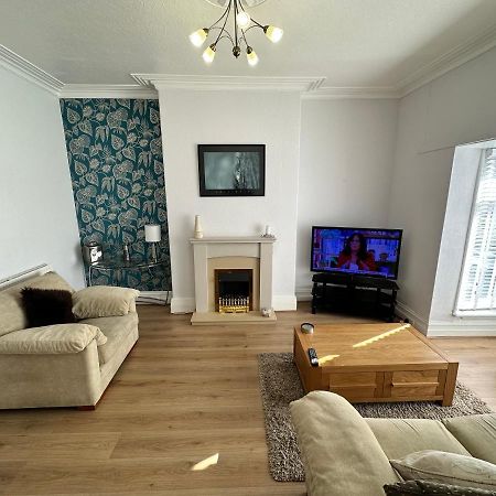 Spacious One Bedroom Apartment In Central Location リザム・セント・アンズ エクステリア 写真