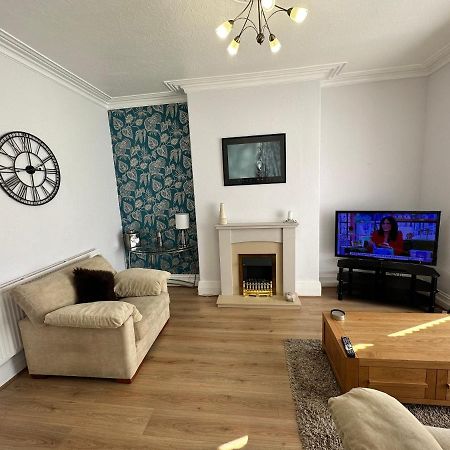 Spacious One Bedroom Apartment In Central Location リザム・セント・アンズ エクステリア 写真