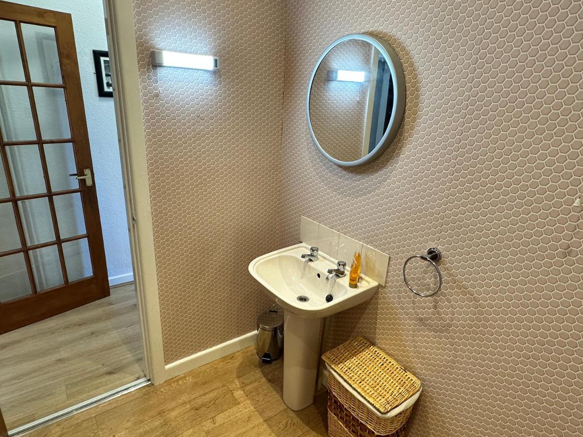 Spacious One Bedroom Apartment In Central Location リザム・セント・アンズ エクステリア 写真