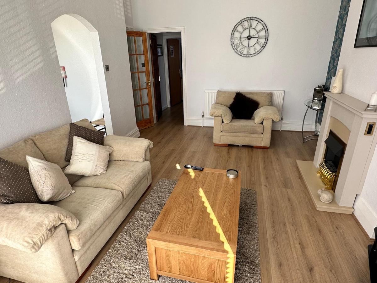 Spacious One Bedroom Apartment In Central Location リザム・セント・アンズ エクステリア 写真